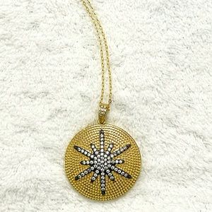 Medal / Star necklace chain.